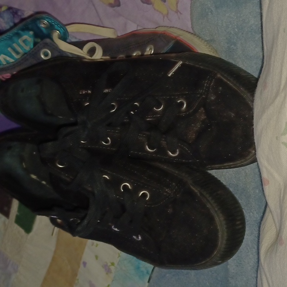 😀2/$12 Divided  platform sneakers ( Lint On Shoe)